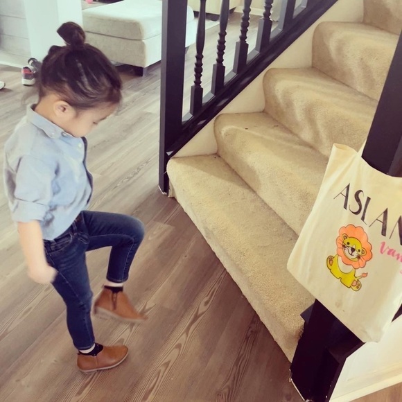 Crewcuts Girls Anywhere Jeans LOT OF 2 in Dark Wash and Light Wash Size 4 - Picture 2 of 14